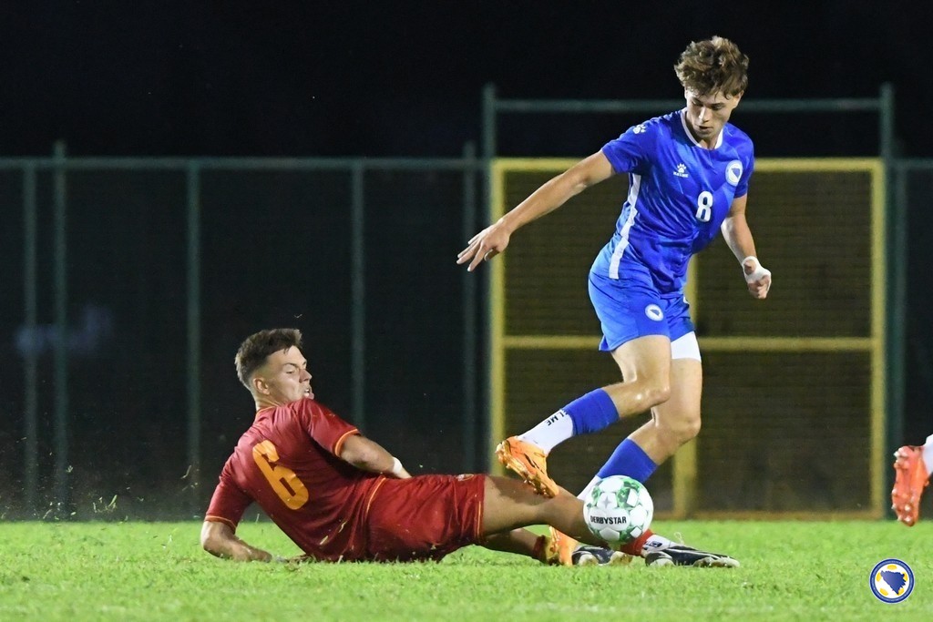 Ermin Mahmić with the Bosnia and Herzegovina youth national team